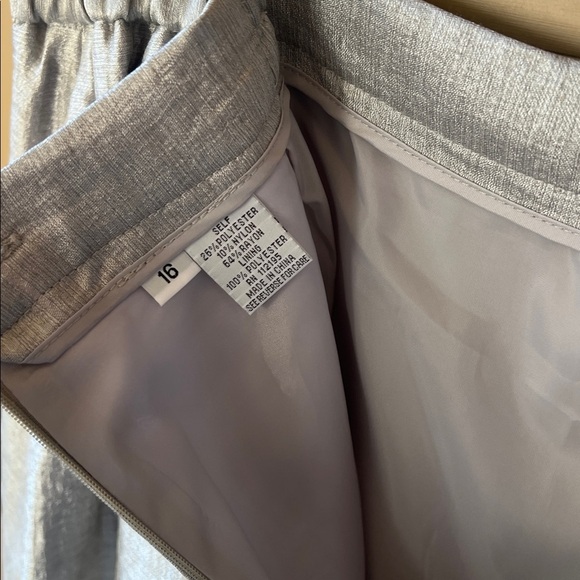 Olivianne Silver Skirt & Jacket Set Bejeweled Sz 16 Mother of the Bride - Picture 12 of 13